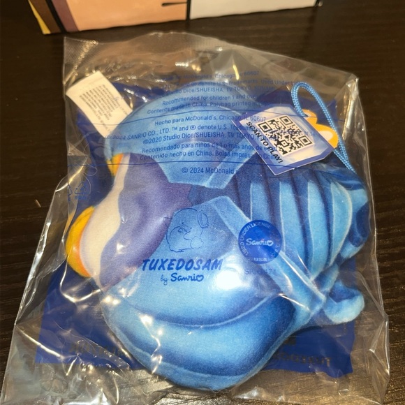 2024 Yu-Gi-Oh X Hello Kitty and Friends TUXEDOSAM x OBELISK THE TORMENTOR NWT - Picture 5 of 5